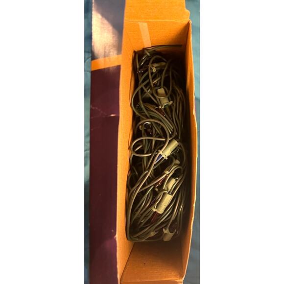 NEW Holiday Time 150 Ct Net Lighting Multi Color Green Wire Indoor Outdoor WORKS - Picture 3 of 5